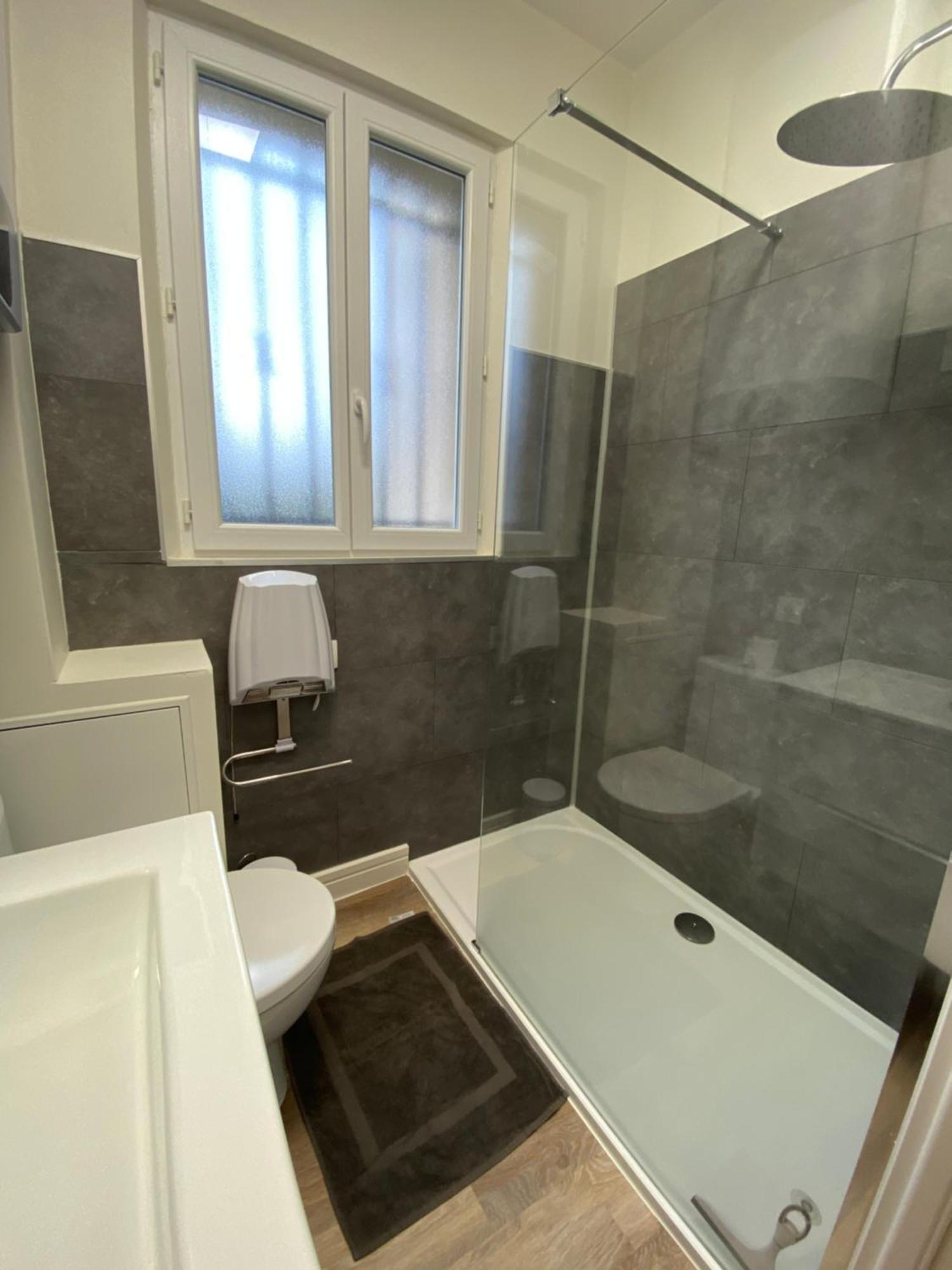Au 3 Rue Manhes Apartment Albi Bagian luar foto